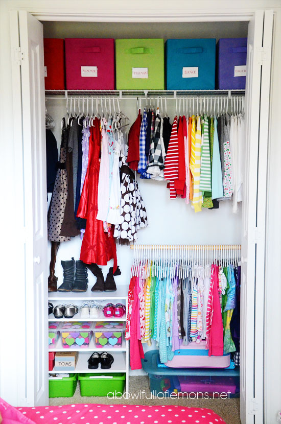 organize kids closet