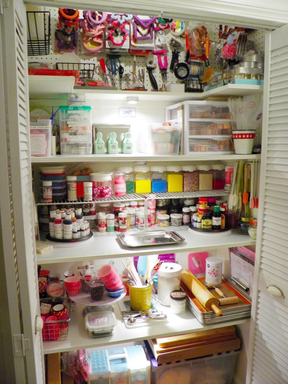 Let me show you how I organized my baking center.